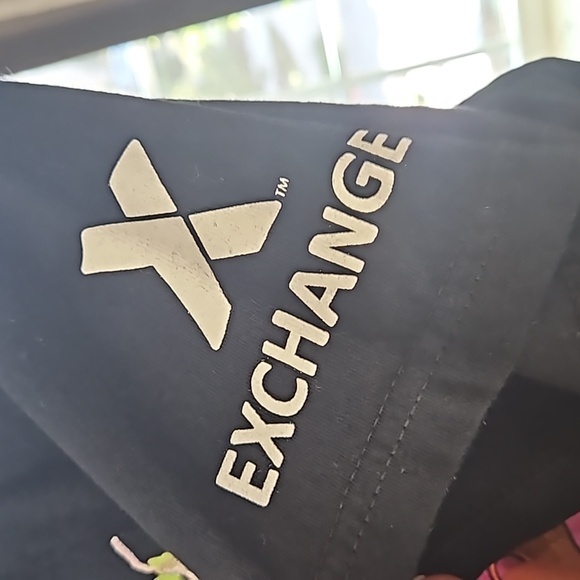 C SPORT X RARE 2012 ANGRY BIRDS HALLOWEEN X HERSHEYS X M&M KITKAT ETC T-SHIRT M - Picture 2 of 3